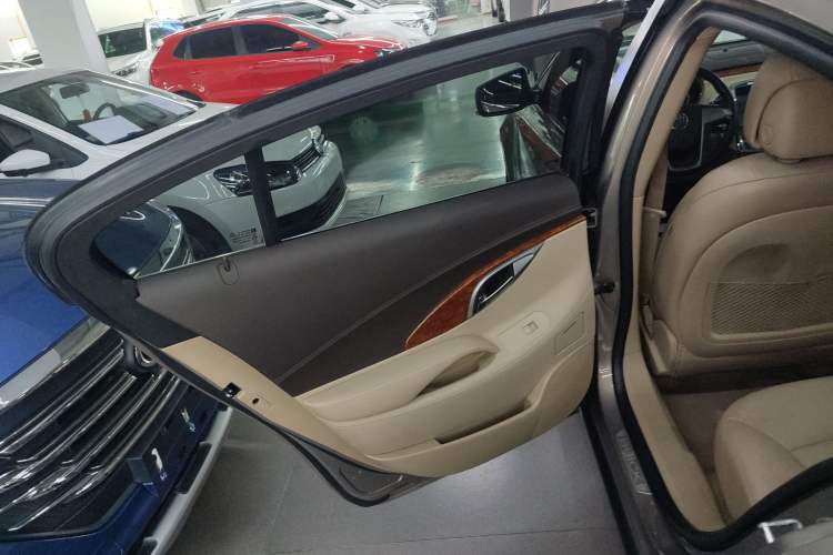 Used Buick LaCrosse 2012 2.4L SIDI Elegant Edition
