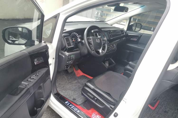 Used Honda Elysion 2019 2.0L Hybrid Luxury Edition
