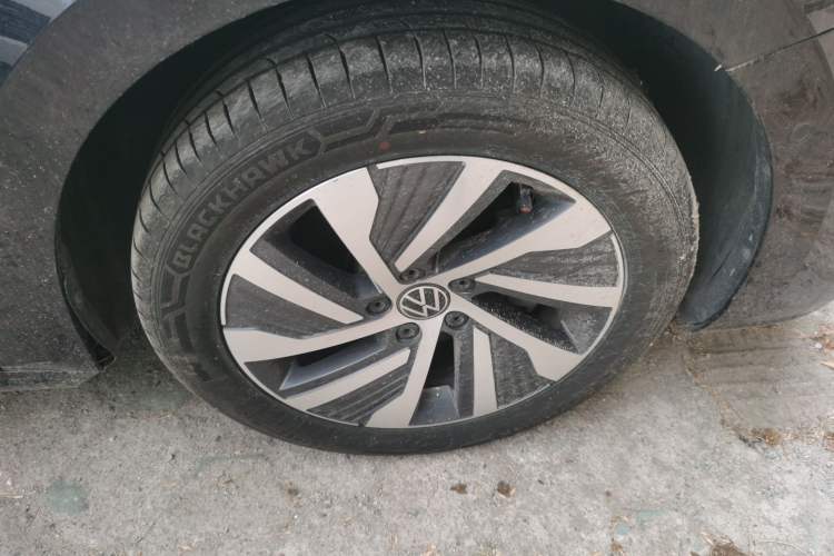 Used Volkswagen Passat New Energy 2022 430 PHEV Hybrid Luxury Edition Right Front Wheel Hub