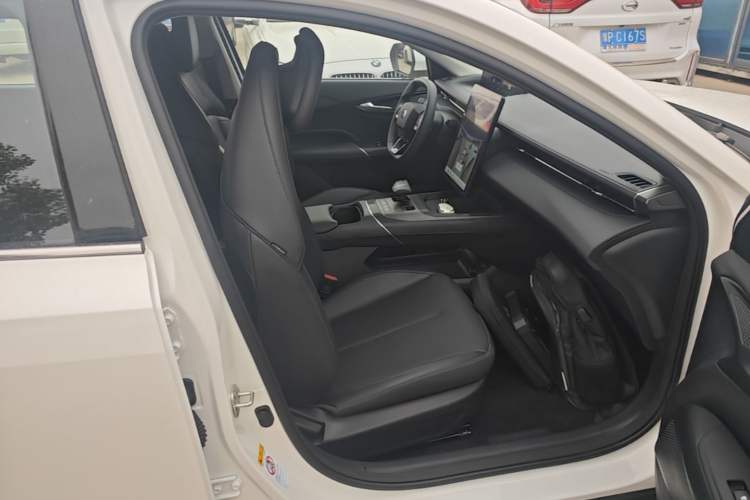 Used CHANGAN Eado 2025 Blue Whale 1.5T 500Bar Prestige Model
