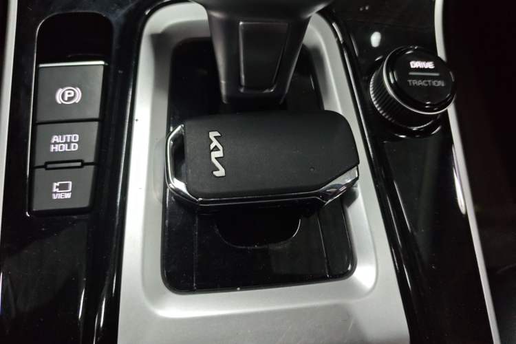 Used Kia Seltos 2023 1.5L CVT Luxury Edition Interior 1