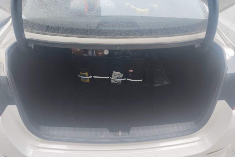 Used Kia K5 2015 2.0L Automatic LUX Trunk