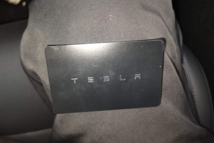 Used Tesla Model Y L 2025 Model Long-Range All-Wheel-Drive Version
