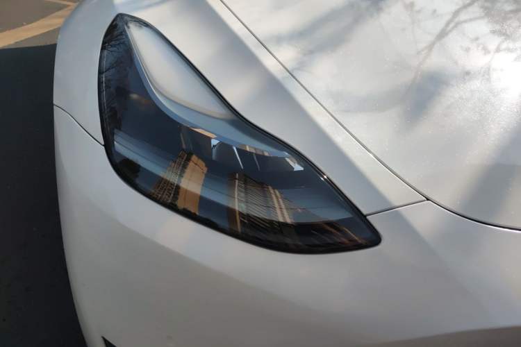 Used Tesla Model Y 2021 Standard Range Rear-Wheel Drive Version Right Front Headlight