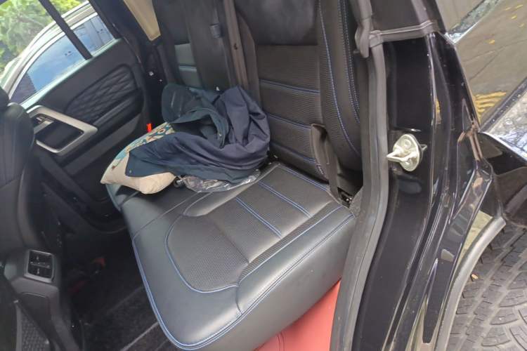 Used BAIC Off-Road BJ40 2023 2.0T Automatic Four-Wheel Drive Urban Hunter Edition Chivalrous Type Left Rear Seat