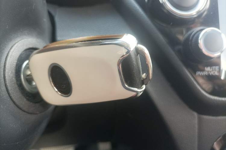 Used Kia K2 2015 Hatchback 1.4L AT GLS Cool Edition
