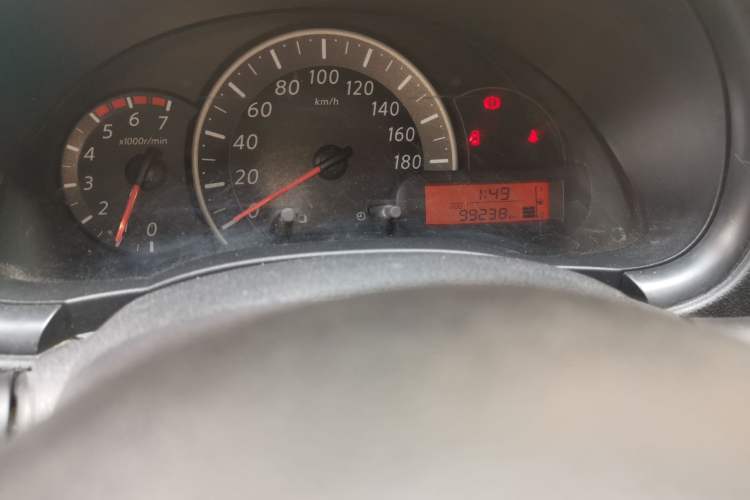 Used Nissan March 2015 1.2L Manual Easy-Enjoy Version
