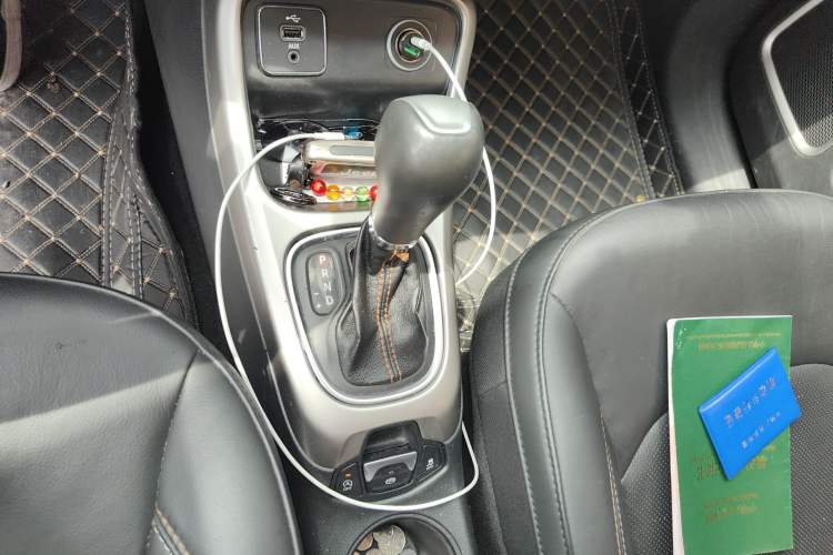 Used Jeep Compass 2017 200T Automatic Family Edition Gear Lever