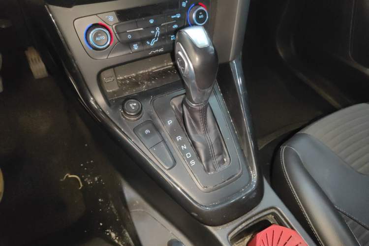 Used Ford Focus 2015 Hatchback EcoBoost 125 Automatic Supreme Style Edition
