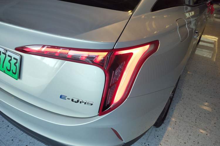 Used Hongqi E-QM5 2022 431 km Charge & Enjoy Edition