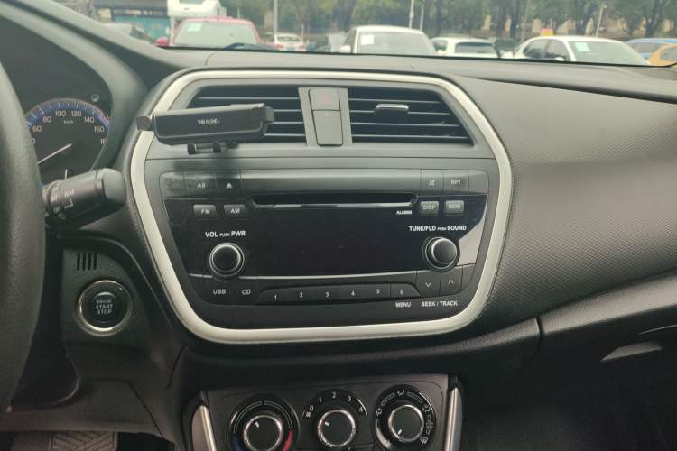 Used Suzuki S-Cross 2014 1.6L CVT Two-Wheel Drive Entry Model
