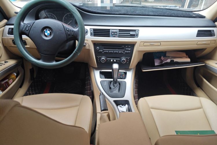 Used BMW 3 Series 2011 318i Leading Model Center Console