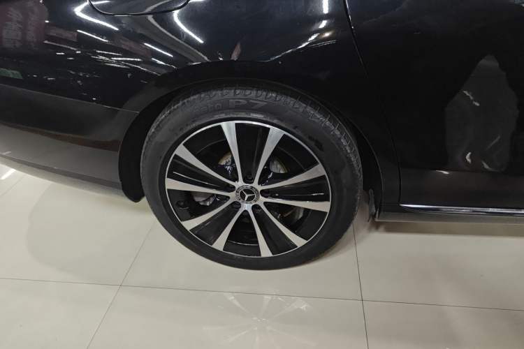 Used Mercedes-Benz E-Class New Energy 2022 Restyled E 350 e L Plug-in Hybrid Sedan Right Rear Wheel Hub