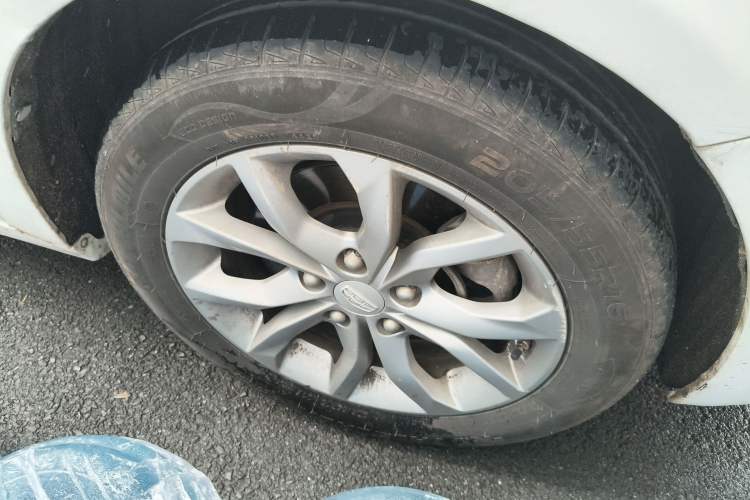 Used Geely Auto Emgrand GL 2017 1.8L Manual Elite Model
