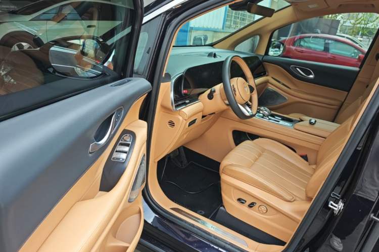 Used VOYAH Dream 2024 PHEV Extended-Range Premium Edition Driver Seat