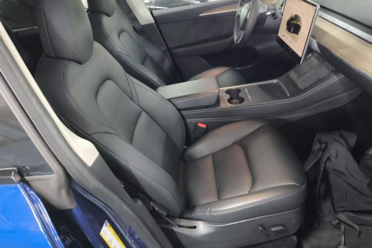 Used Tesla Model Y 2022 Long-Range All-Wheel-Drive Version