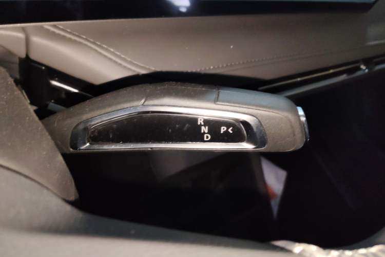 Used SAIC MAXUS Dajia 7 2024 Revised Version Super Hybrid Long-Range Edition Enjoyment Version Gear Lever