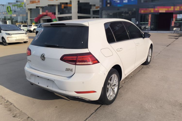 Used Volkswagen Golf 2018 230TSI Automatic Comfort Model Rear Right 45 Deg