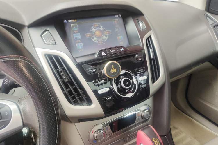 Used Ford Focus 2012 Sedan 1.6L Automatic Fashion Edition Audio And AC Panel