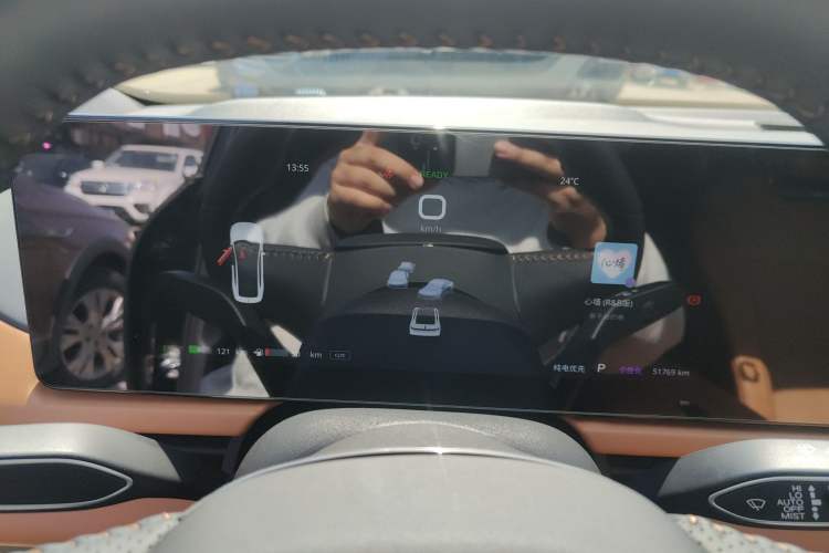 Used VOYAH PASSION 2024 PHEV Four-Wheel Drive Ultra-Long Range Executive Edition Instrument Cluster