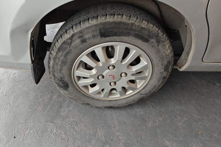 Used Wuling Rongguang V 2019 1.5L Standard Version China VI LAR Right Rear Wheel Hub