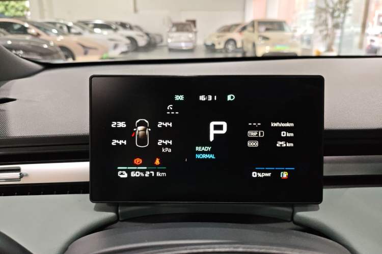 Used Roewe D6 2025 450km Deluxe Edition