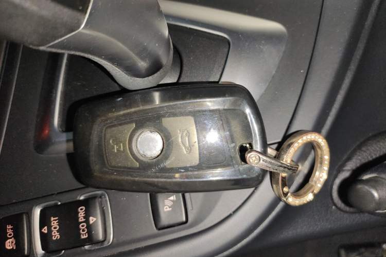 Used BMW 3 Series 2014 320Li Fashion Model
