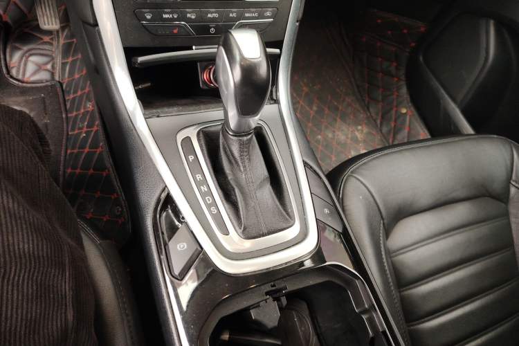 Used Ford Edge 2018 EcoBoost 245 Two-Wheel-Drive Titanium 7-Seater China VI Standard
