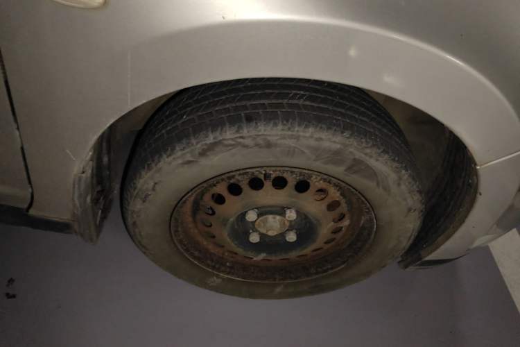 Used Venucia R50 2014 1.6L Manual Splendid Edition