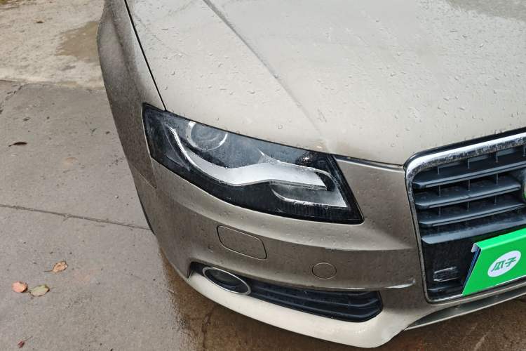 Used Audi A4L 2012 2.0 TFSI automatic Comfort trim level