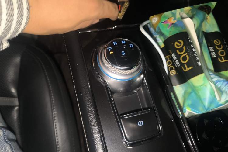 Used Ford Taurus 2015 EcoBoost 245 Luxury Model Gear Lever