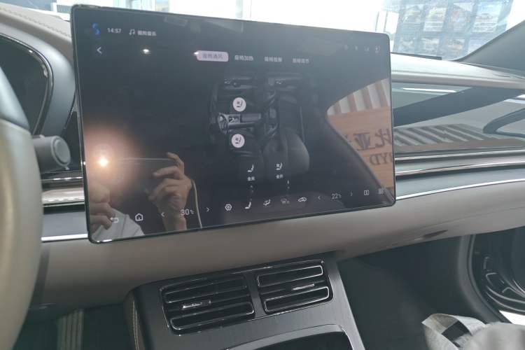 Used BYD Han 2024 DM-i Glory Edition 121KM Premium Model Audio And AC Panel