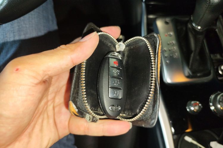 Used Infiniti Q70 2015 Q70L 2.5L Elite Edition Vehicle Key