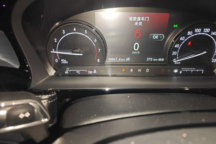 Used Lincoln Corsair 2020 2.0T Two-Wheel Drive Luxury Edition Odometer Close Up