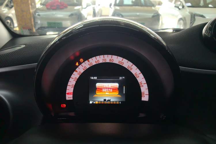 Used smart fortwo 2019 0.9T 66kW Hardtop Wind Power Edition China VI Instrument Cluster