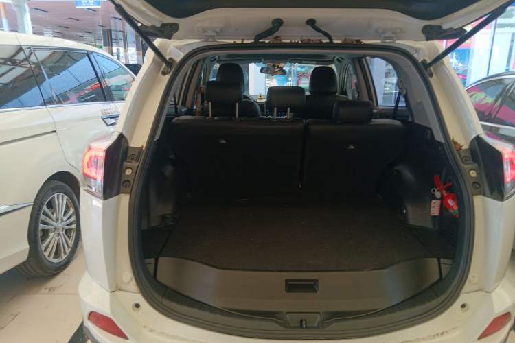 Used Toyota RAV4 2016 2.0L CVT Two-Wheel Drive Fashion Edition China V Standard