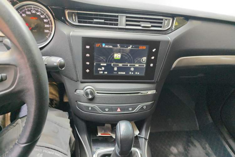 Used Peugeot 408 2014 1.6T Automatic Supreme Edition Audio And AC Panel