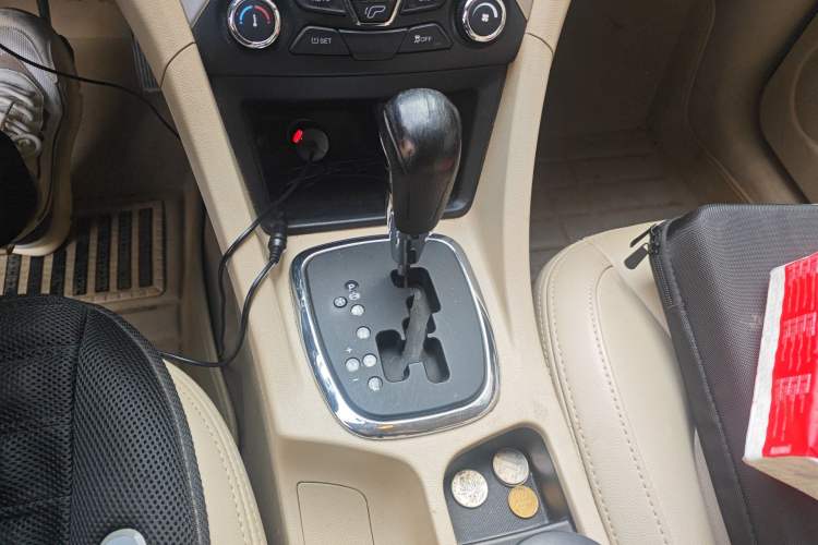 Used Chery Arrizo 7 2013 1.6L CVT Zhixiang Edition Gear Lever
