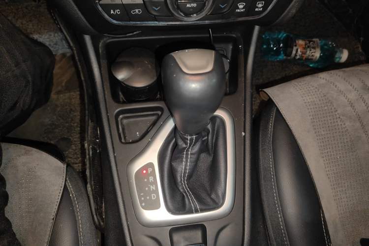 Used Jeep Cherokee 2020 2.0L Two-Wheel Drive Classic Sports Edition