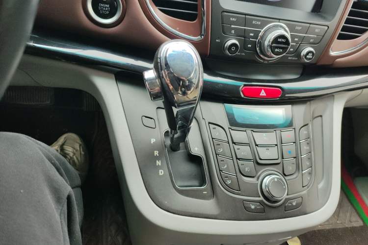 Used JAC Refine M5 2016 2.0T Gasoline Automatic Business Edition