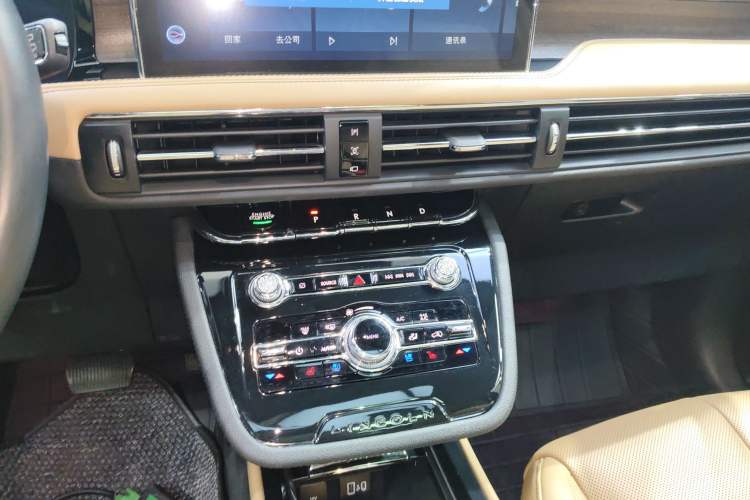 Used Lincoln Corsair 2022 2.0T Two-Wheel Drive Luxury Edition Gear Lever