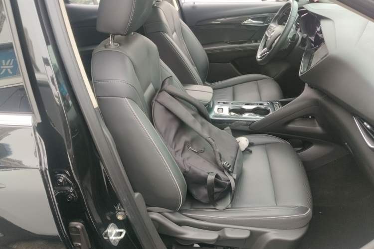 Used Buick Envision 2022 Facelift Encore S 552T Two-Wheel-Drive Luxury Model
