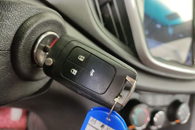 Used Chevrolet Cavalier 2019 320 Automatic Enjoyment with Sunroof Vehicle Key