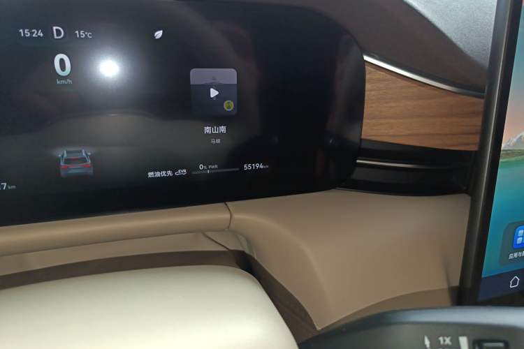 Used Hima AITO M7 2024 1.5T Rear-Drive Plus Version 5 Seats Odometer Close Up