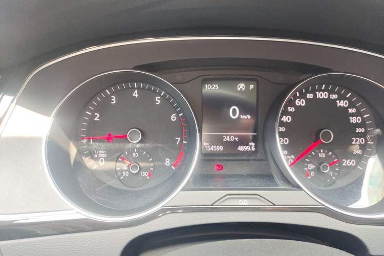 Used Volkswagen Magotan 2019 330TSI DSG Leading Model China VI Standard Instrument Cluster