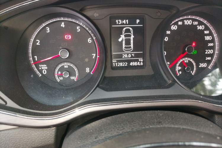 Used Volkswagen Passat 2016 330TSI DSG Luxury Edition Odometer Close Up