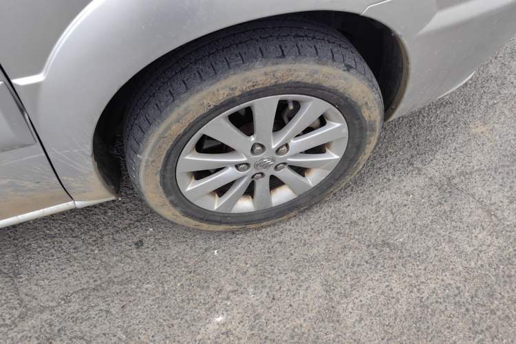 Used Buick GL8 2014 2.4L Classic Edition Right Front Wheel Hub