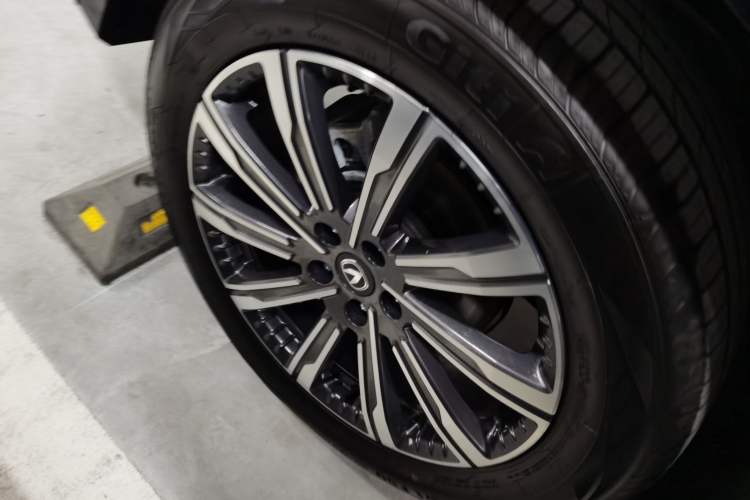 Used CHANGAN CS75 PLUS 2024 3rd Generation Champion Edition 1.5T Intelligent Drive Dynamic Model
