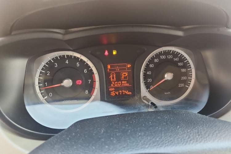 Used Venucia R50 2013 1.6L Automatic Luxury Edition