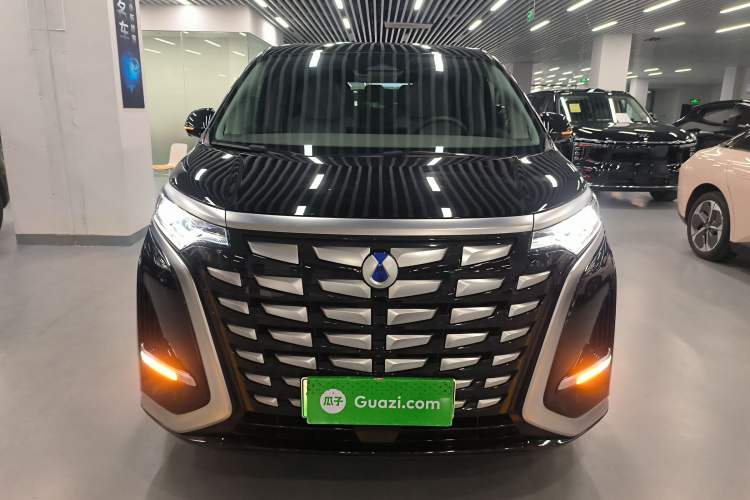 Used Denza D9 2024 DM-i 1050 Luxury Model
